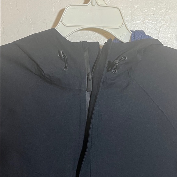 NWT All In Motion Rain Lightweight Jacket Size S - Picture 6 of 14